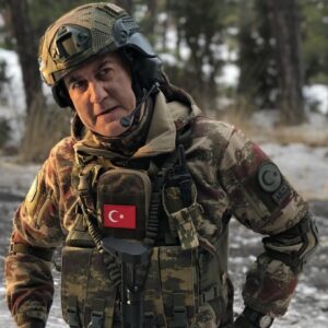 Tamer Karadağlı Instagram - Eskişehir’de Savaşçı’da ilk çekim günümden ilk kareler. Daha iyileri yolda..
