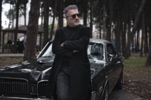 Tamer Karadağlı Instagram - Özledim bu arabayı kullanmayı.. #serhat