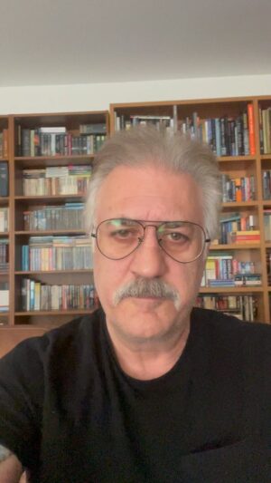 Tamer Karadağlı Instagram - Bu sahte hesaplar kimlik hırsızlığı yapıyor. İsmim ve fotoğrafım kullanılarak yapılan bu kimlik hırsızlığına lütfen inanmayın ve itibar etmeyin!