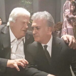 Tamer Karadağlı Instagram - Kahramanlarımdan biri daha göçtü bu dünyadan..Cüneyt Arkın sadece benim değil, milyonların kahramanıydı..Ruhu şâd olsun.Çok üzgünüm..