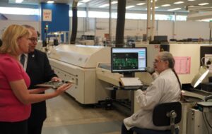 Tammy Baldwin Instagram - In Wisconsin, we make things. And with today’s announcement, we can add key components for high speed broadband to that list! I'm proud that my Buy America requirements helped bring these 200 manufacturing jobs to Wisconsin — all to get every Wisconsinite high speed internet!