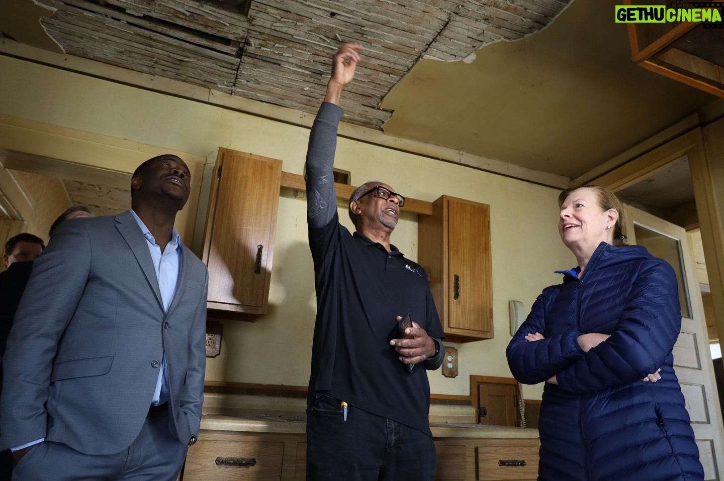 Tammy Baldwin - 234 Likes - Iām in Milwaukee today touring a foreclosed property that will be rehabilitated and prioritized for sale to a first-time home buyer. This is what it looks like to invest in affordable housing in Wisconsin & give first-time home buyers the support they need to build their future!
