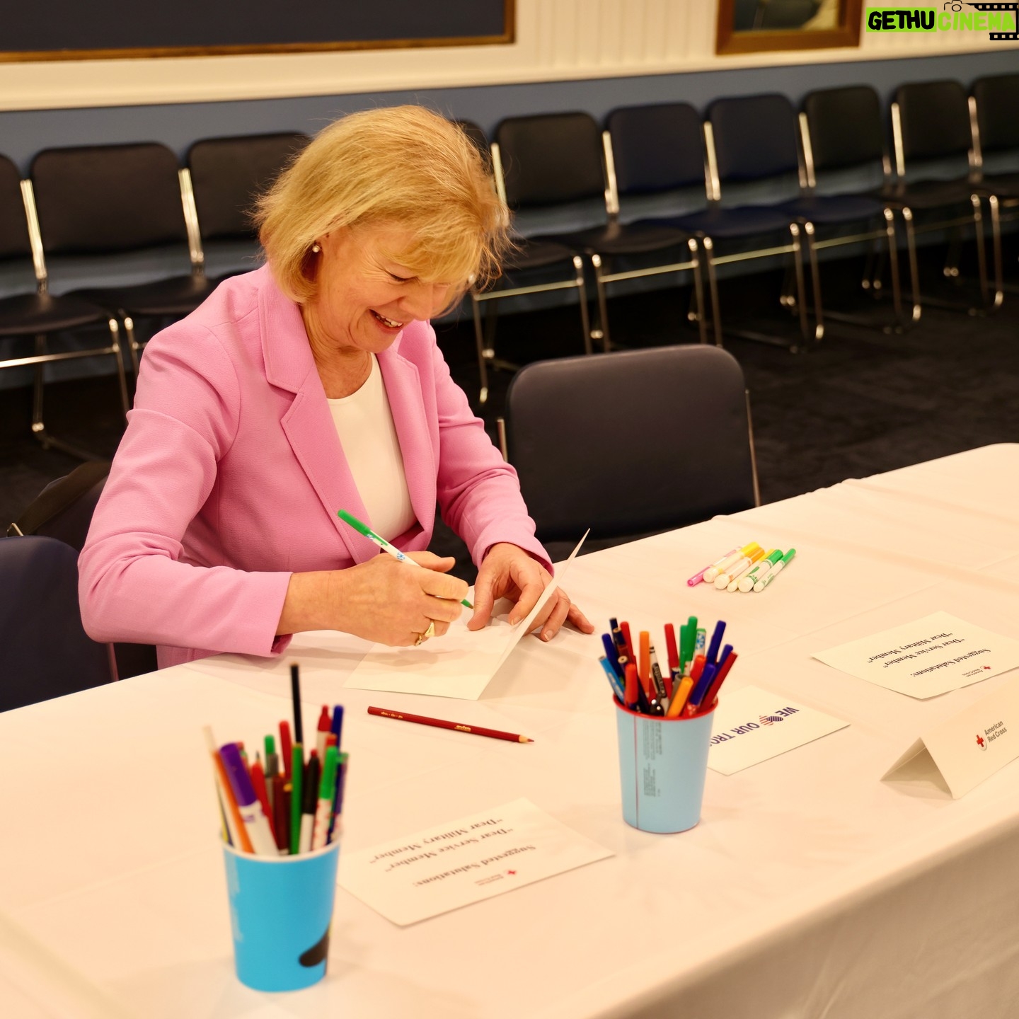 Tammy Baldwin - 220 Likes - Our service members serve our country with courage & bravery and their service doesnāt stop for the holiday season.
I was happy to sign holiday cards for our heroes serving overseas and thank them for their sacrifice in keeping us safe.
Thank you for having me, @americanredcross!