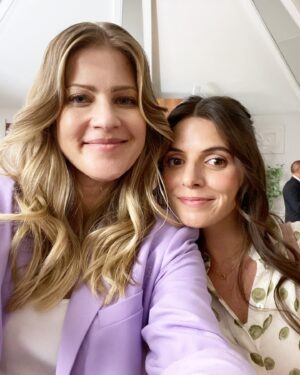 Tammy Gillis Instagram - We’re just two sisters 👯‍♀️ smiling at you, asking you to watch our movie #RiverfrontRomance premiering in #13daystogo on @schearthome 🛶💕
.
@erinblaira - you little firecracker you! ❤️
.
#bts #romcom #actresslife #premiere #toronto #canadianactress