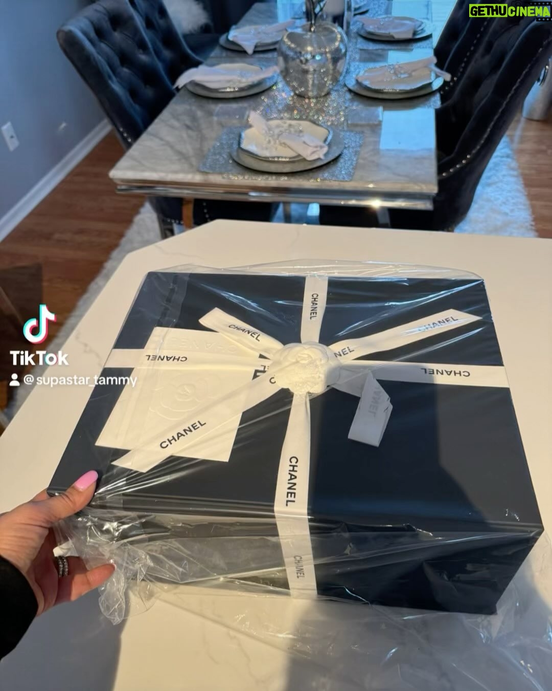 Tammy Jackson - 814 Likes - Just when I thought my husband was over me after the shopping spree he took me on the other day. I get to my momās house in Minnesota today and thereās a special delivery for me from my hubby. Thank you baby @_stak5_
And thank you to our stylist and personal shopper @cocomama20 thanks boo. U always make sure he gets me together š #HappyAnniversaryToMe #Spoiled