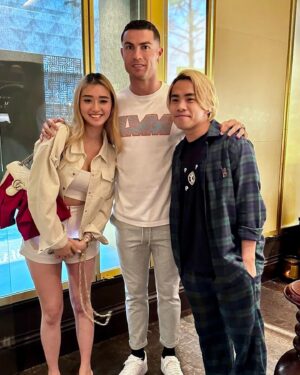 Tan Jian Hao Instagram - My wife woke me up this morning and brought me to meet @cristiano. I’m starstruck. Thanks for arranging @kimlimhl ❤️ this is the craziest birthday gift