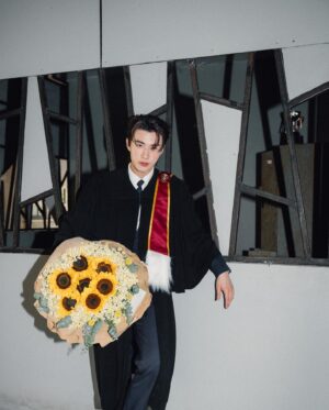 Tanatorn Saenangkanikorn Instagram - 🌻✨

I made it…thinking of yourself study Chem.Engineering together with being an actor, well all those years there were tough😂!!! There were hard times when you feel like you just can’t go through all those by yourself but in the end you really have to, I’m no expert at these but perhaps, step your emotional back and look at things differently with wider perspectives. Hope that would helps! Not to mention, thanks to all those whom always be there for me; you know yourselves;). Lastly, do not forget to be proud of every little accomplishments you’ve done, so did I. 

#TitleTNT
