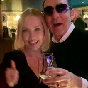 Tanja Ribič Instagram - Voščila sem ti že za rojstni dan, zdaj, ko se je slučajno malo umiril tempo se bom še zahvalila tule… Hvala, ker te imam. V svet si vnesel barve. ♥️❤️♥️❤️💛🧡💚💖💜💙🩵🩶 @branko_djuric_djuro  #colorfullife #justlove