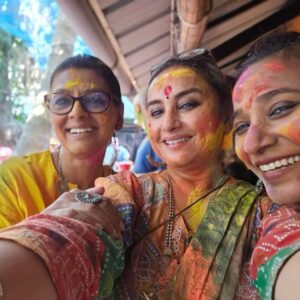 Tannishtha Chatterjee Instagram - Happy Holi….. !!!!!Fun Friends Colour Laughter Bhang and food !!!! It can’t get better!!!