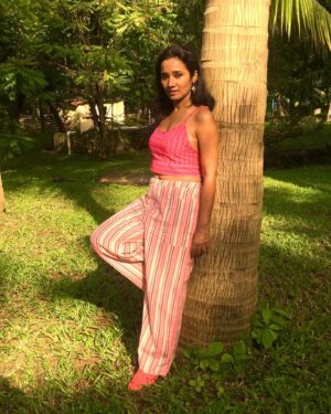 Tannishtha Chatterjee Instagram - Casual clicks…. Inspired by #barbie #mumbai  #versova #monsoon greens