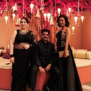 Tannishtha Chatterjee Instagram - At the fabulous opening ceremony of @mumbaifilmfestival . On the red carpet with team @yellowbusfilm  with @guneetmonga  and @amit.sial . Missed you @wendyjbednarz  and @nadiaeliewat