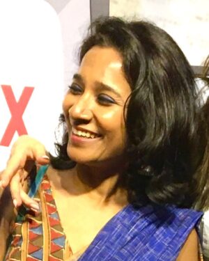 Tannishtha Chatterjee Instagram - Streaming on #netflix #Scoop directed by @hansalmehta .  Excited at the cast n crew screening with @karishmaktanna @mrinmay