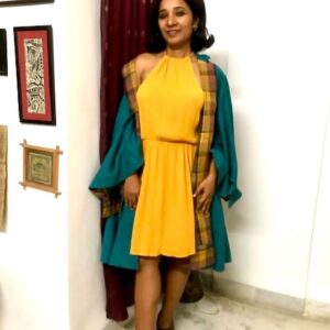 Tannishtha Chatterjee Instagram - Was such a pleasure moderating the Q n A of a very significant film @whilewewatched at @mumbaifilmfestival with director #vinayshukla n @ravishkumar.official  The  session ended past midnight and yet people were not ready to leave. What an inspiring level of engagement.  Styled by @simran_wadhwani  Dress @forever21_in  Jacket @stereoclothingbynikita  Earrings @theetherealstore_.  Thanks for the pictures @thebombaywalla