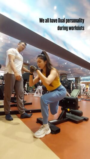 Tanu Khan Instagram - Tag & share if it’s relatable 😅
.
.
.
.
.
.
.
.
.
.
.
#vemarjaneya #relatablereels #gymreels #funnygymreels #instagym #instagymreels #viralaudio #dualpersonality #splitpersonality #workoutreel #legday #splitsquats #splitsquat