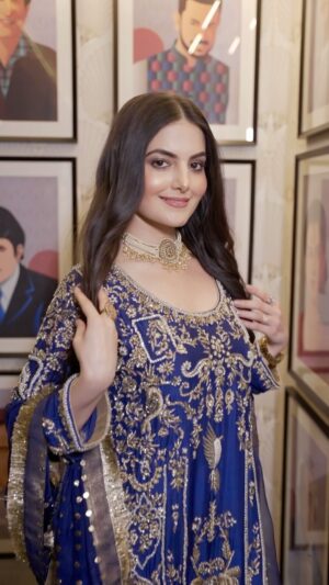 Tanvi Nagi Instagram - Felt like a queen 👸🏻 
Wearing @gurnazzboutique 
Makeup & Hair @sudhirmakeup 
Shot by @daasfilms