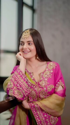Tanvi Nagi Instagram - Pink makes me happy💕

Beautiful outfit by @gurnazzboutique ✨ 
Makeup & hair @sudhirmakeup 
Shot by @daasfilms