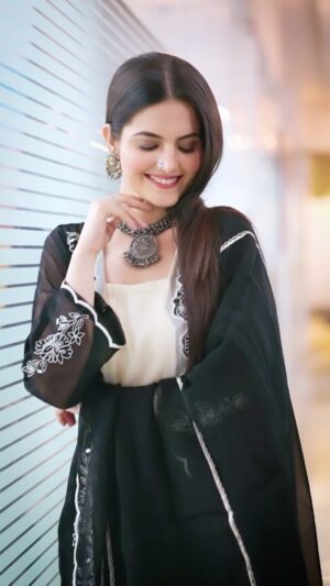 Tanvi Nagi Instagram - Thoda filmy huaa jaaye❤️