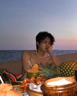Tar Tinnaphat Leelaphiphatkul Instagram - 🍍