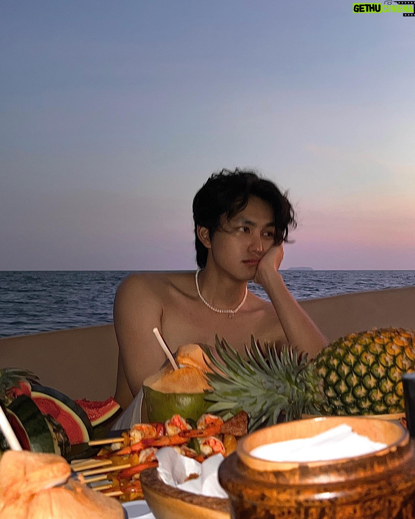 Tar Tinnaphat Leelaphiphatkul - 32K Likes - 🍍