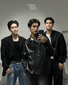Tar Tinnaphat Leelaphiphatkul Instagram - 🐧🐧

#นางเงือกrov