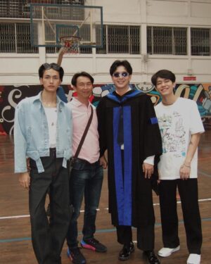 Tar Tinnaphat Leelaphiphatkul Instagram - ผู้ชายบ้านนี้