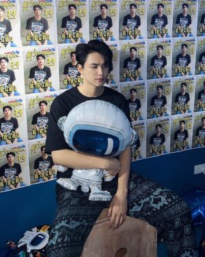 Tar Tinnaphat Leelaphiphatkul Instagram - tintinday!🚀🤓