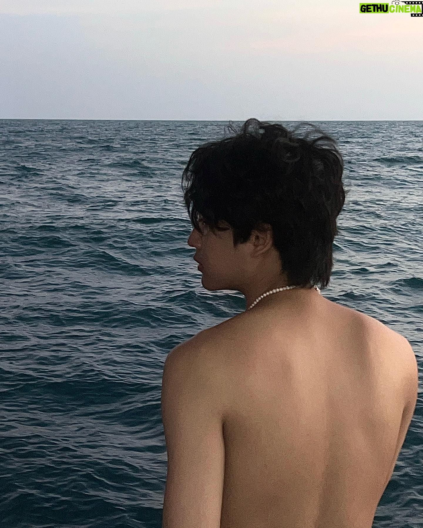 Tar Tinnaphat Leelaphiphatkul - 32K Likes - 🍍