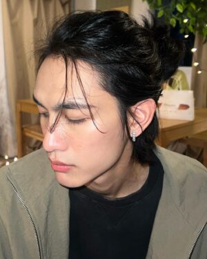 Tar Tinnaphat Leelaphiphatkul Instagram - หล่อมั้ยครับ เพื่อนบอกว่าหล่อมาก