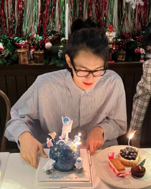 Tar Tinnaphat Leelaphiphatkul Instagram - 25 🎂