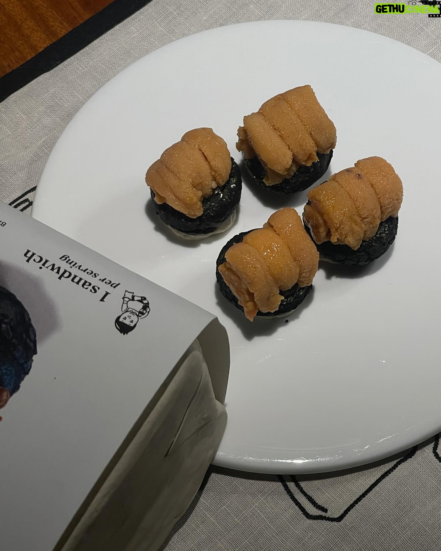 Tar Tinnaphat Leelaphiphatkul - 11.1K Likes - กินข้าวกันครับเบบี๋ 🍼