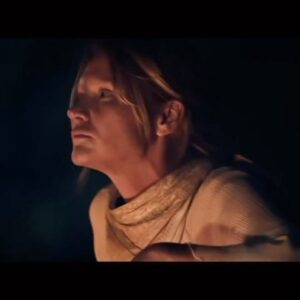 Tara Buck Instagram - I’m happy to share this sweet little scene from “In the Desert of Dark and Light”. Iris is a Quaker who wanders the desert on horseback helping migrants in search of a better life. Thanks @jdmathes for making sure I had dialogue in both English and Spanish. I loved the challenge.