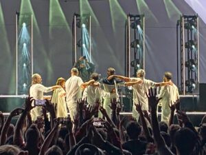 Tara Buck Instagram - Death Cab for Cutie at The Hollywood Bowl last night was insane!  Big congratulations to @onewhoharms and the entire band celebrating the 20 year release anniversary of #transatlantism I’m feeling very proud and fortunate to have been a witness to your fantastic journey over all these years.  Your hard work and constant dedication to your craft continues to blow me away.  Last night’s show was pure magic!  #deathcabforcutie #postalservice