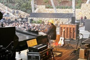 Tara Buck Instagram - Summer music never felt so good. @iamchrispierce opening for #neilyoungarchives it’s been one extraordinary show after the next.  Looking forward to @greek_theatre tomorrow.