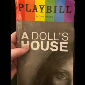 Tara Buck Instagram - Quick trip to NYC for some creative inspiration. What a stunning and deep night of theatre @adollshousebway I’m so grateful to have had the opportunity to experience this show and @jessicachastain ‘s breathtaking performance! 🤍