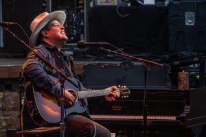Tara Buck Instagram - Summer music never felt so good. @iamchrispierce opening for #neilyoungarchives it’s been one extraordinary show after the next.  Looking forward to @greek_theatre tomorrow.
