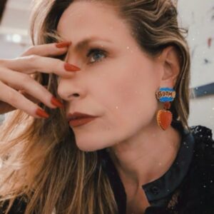 Tara Spencer-Nairn Instagram - BOOM! Go big baby!  New year, new nails!!!💅 @everyday.beauty.bar @welcome_smiley giving me the best middle finger extension ever!!!

And the earrings? If you know me, you know!!! BOOM! 💥 

#gelxnails #gelx