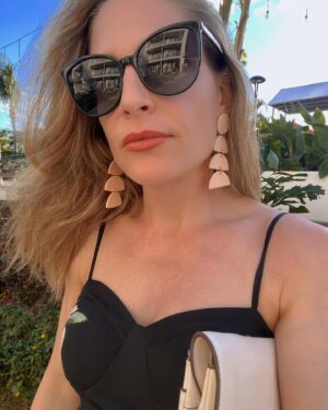 Tara Spencer-Nairn Instagram - Just felt like these earrings needed their own carousel. 🔥🥰💥😍

Looking to support female owned local indigenous business? Highly recommend you check out @assinewejewelry 💥 

(FYI - not a partnership, just truly love their jewelry and gosh darn it share your good finds!! Husband got me these beauties for Christmas 💖) #sharethelove #shoplocal