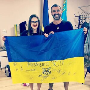 Taras Stadnytskyi Instagram - з Днем прапора, товариство!

і запрошую привітати кавою тих, хто тримає наш стяг на землі, у воді та у небі! 💪