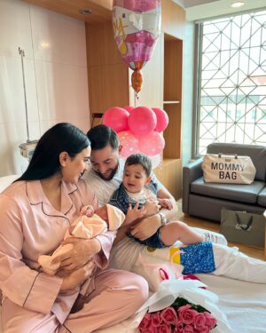 Tarek Benattia Instagram - WELCOME LAYA BENATTIA !☀️🙌🏻

Allah à remplis notre cœur de bonheur une deuxième fois , nous avons accueilli notre petite princesse de 2kg8 hier à 18H26 , nous sommes tellement reconnaissants de ce que Dieu nous à apporter nous sommes désormais au complet , Al Hamdoullilah 🤲🏻💕