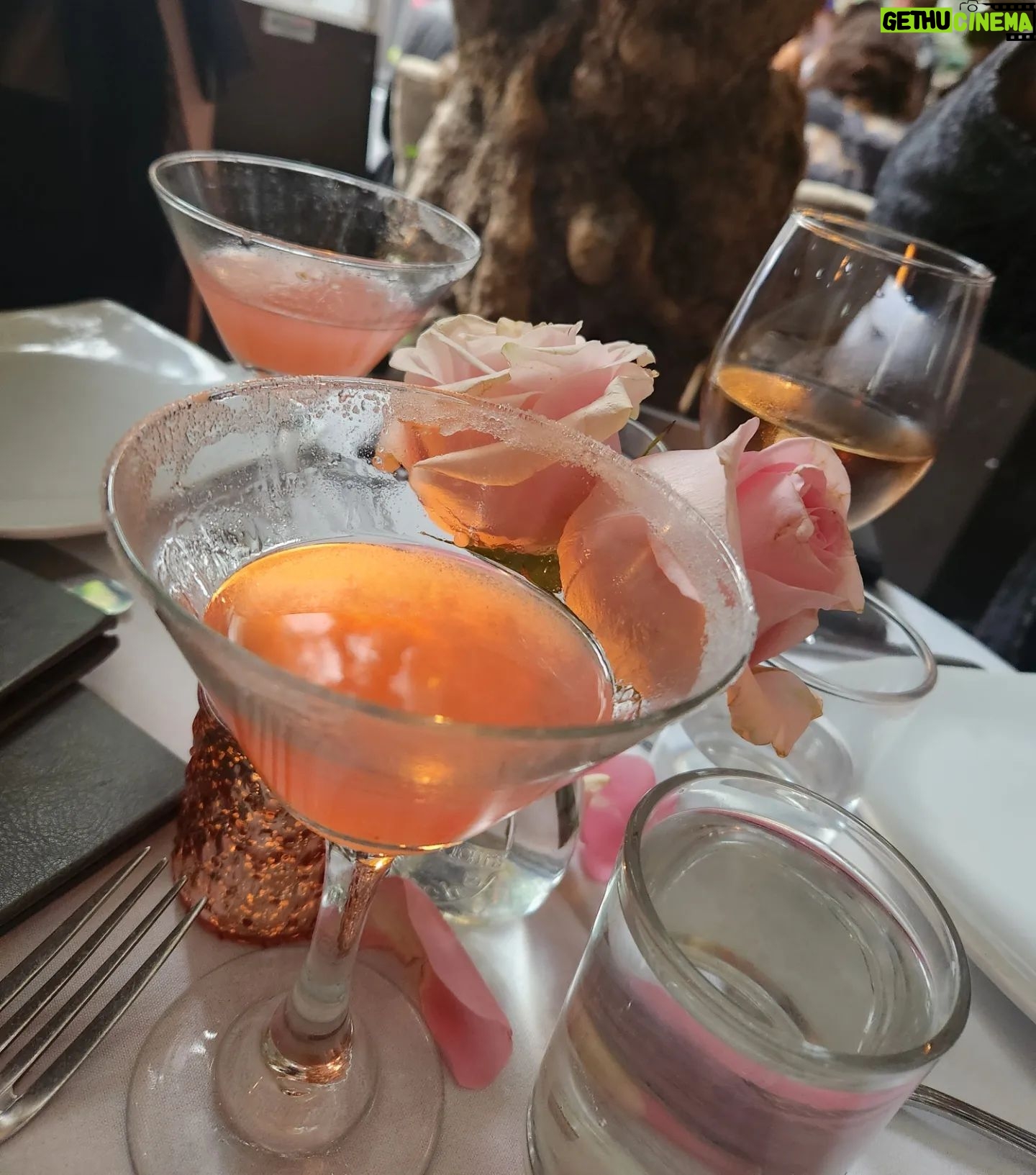 Tatiana Dumitru - 647 Likes - Cheers to one last Pump-tini! 🍸🍸
Well, it might have been more than one, but who's counting?
#theendofanera
#pumptinis