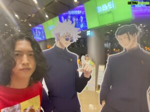 Tatsuya Kitani Instagram - .
キミら背ぇたかいね

#TatsuyaKitani #Tatchang #キタニタツヤ #呪術廻戦 #jujutsukaisen #青のすみか