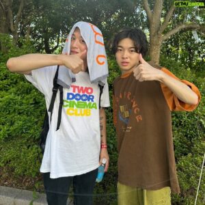 Tatsuya Kitani Instagram - .
サマソニ大阪1日目、1人でブラブラ遊んできた〜（暑すぎて早めに退散）
帰りにimaseちゃん @imase11_9 に会ったよ

#imase #TatsuyaKitani #Tatchang #キタニタツヤ