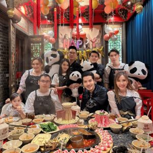 Tawatson Plengsiriwat Instagram - พาพี่เขยมากินวันเกิด🎂ล่วงหน้าเพราะเกิดวันเดียวกัน ที่ @shudaxia_thailand สุกี้🍲หมาล่าสุดอลังการ😋เมนูเยอะมากกกกกกก…นำ้ซุปอร่อยมากกกกก…