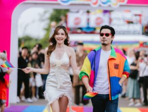 Tawatson Plengsiriwat Instagram - 🌈🌈🌈 We are all human 🌈🌈🌈

#ท่าช้างคาเฟ่ #thachangpride3 #LGBTQ 
#PrideOfChiangmai #ท่าแพ
#PrideMonth #ColorfulParty
#Thachangcafe #WEAREALLHUMAN #CNX