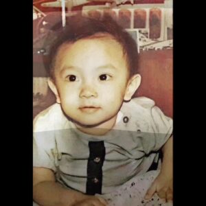Tay Ping Hui Instagram - Since it’s a #throwbackthursday how about going all the way back till now? 
That face pretty much remained the same? What do you think?

看一看我从小到大的样子，那张脸应该没什么大变呗？还是那衰样。哈哈。同意不？

#taypinghui #郑斌辉 #throwback #young #old #change #facemask #staystrong #sgunited