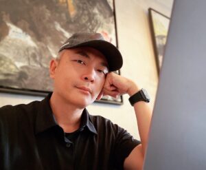 Tay Ping Hui Instagram - A quiet corner. My laptop, Kopi O kosong. Happy liao.
Damn I think I’m too easily contented. 

安逸的角落，电脑，无糖黑咖啡。开心也。
我的满足点真的太低了🤦🏻‍♂️

#taypinghui #taypinghuisayone #郑斌辉  #friday #chill #weekend #kopi #behappy