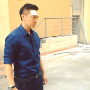 Tay Ping Hui Instagram - Another one of those skills I developed after acting as a cop at least 12 times.
Cool Boh?
Happy Friday y’all!

演了至少12次警察，总得学到一两手玩枪的功夫呗。
怎样？酷不？
祝兄弟姐妹们周五快乐！

#taypinghui #郑斌辉 #taypinghuiplays #friday #tgif #guns #gun #pistol #police #acting #actor #actorslife #staystrong