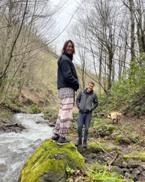 Tayanç Ayaydın Instagram - Ayaydın ailesi ormanda #doğa #hendek #happiness 🥳🥰