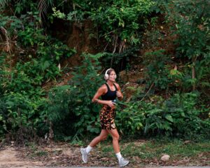Taylah Robertson Instagram - Run Forrest run 🏃‍♀️ some snaps of the scenery of my incline run 🤗🌴
📸 @onlydavies