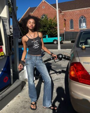 Tayler Buck Instagram - i actually hate getting gas.